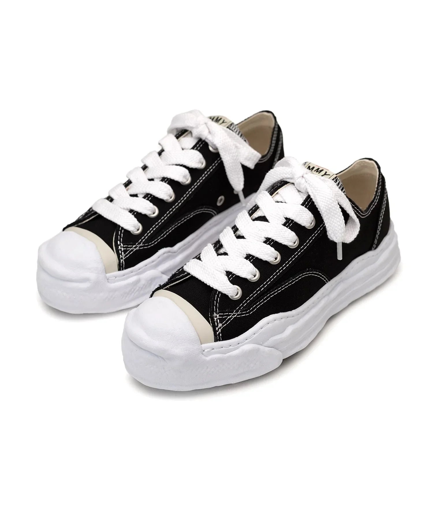 "Aeson Low Top" Sneaker
