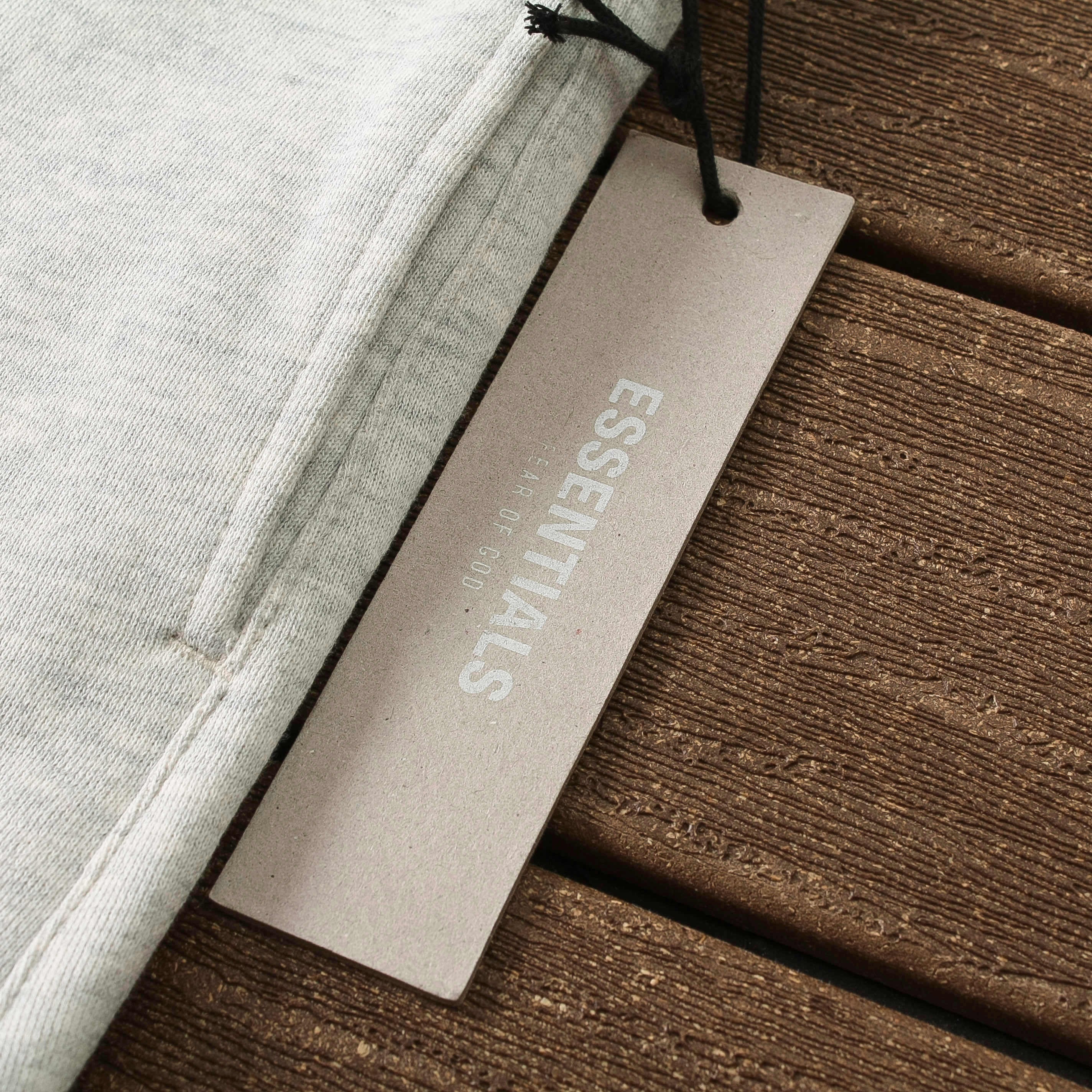 "essence" shorts grey